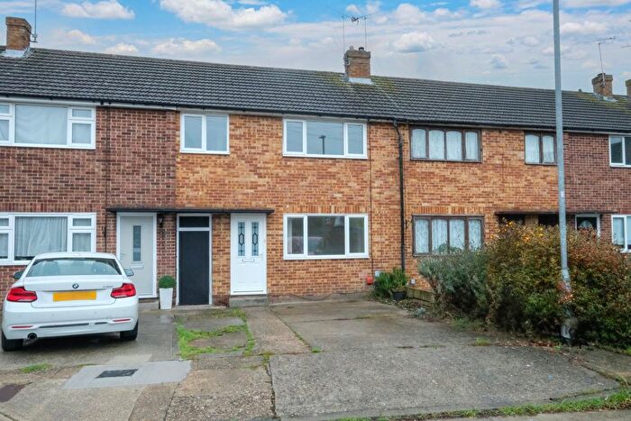 3 Bedroom Terraced House To Rent In Holly Way, Moulsham Lodge, Chelmsford, CM2