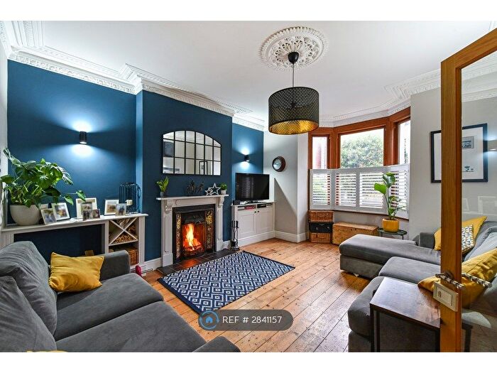 5 Bedroom Semi-Detached House To Rent In Victoria Grove, Southsea, PO5