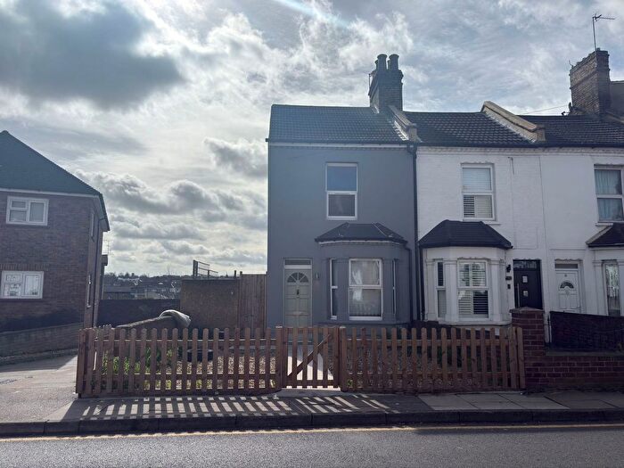 2 Bedroom End Terrace House To Rent In Dover Road East, Gravesend, DA11