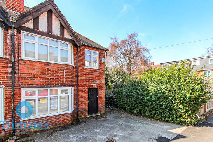 4 Bedroom Semi-Detached House To Rent In Lace Street, Dunkirk, NG7