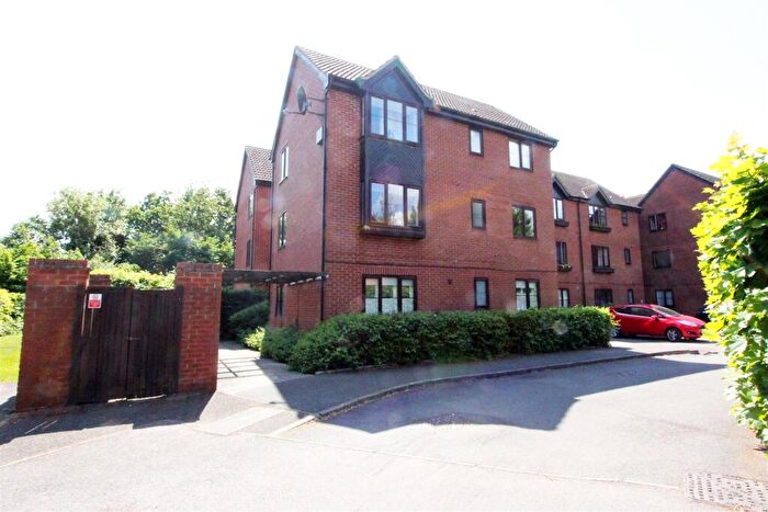 2 Bedroom Apartment For Sale In Tempsford, Welwyn Garden City, AL7