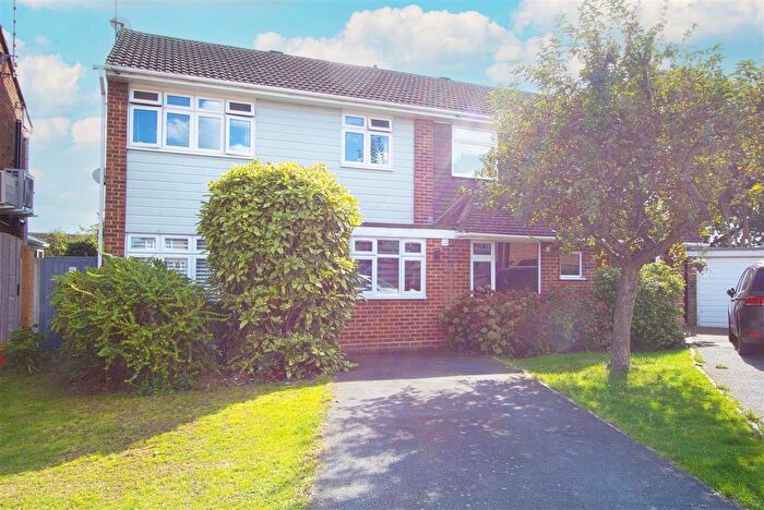 3 Bedroom Semi-Detached House For Sale In Copperfield, Billericay, CM11