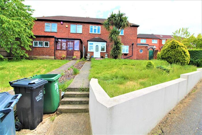 3 Bedroom Terraced House To Rent In Eatons Mead, Chingford, E4