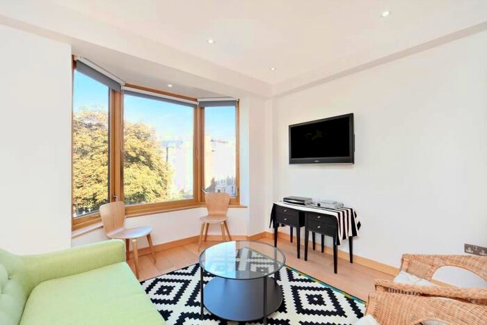 2 Bedroom Flat To Rent In Emperors Gate, South Kensington, London, SW7