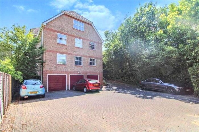 1 Bedroom Flat To Rent In Winchester Road, Southampton, Hampshire, SO16