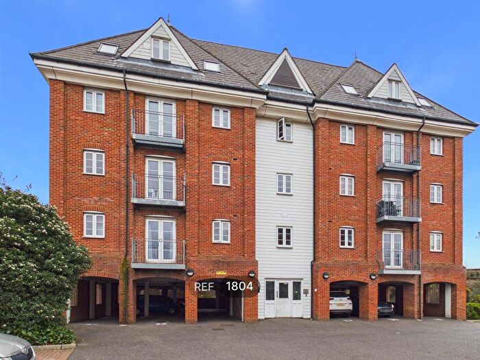 2 Bedroom Flat To Rent In Hardie's Point, Colchester, CO2