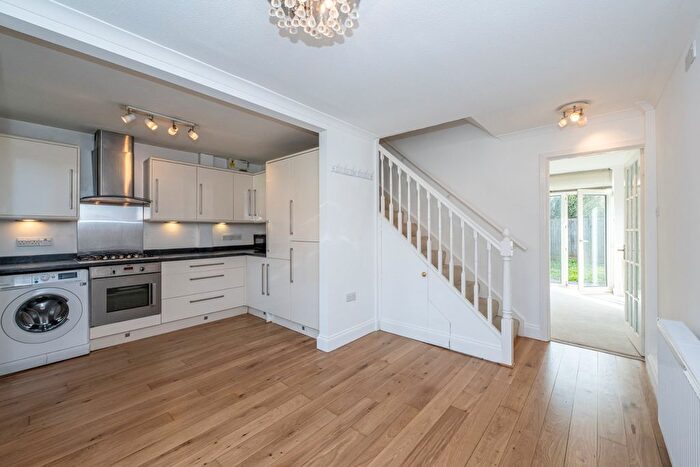 2 Bedroom Semi-detached House For Sale In Evesham Way, Battersea, London, SW11