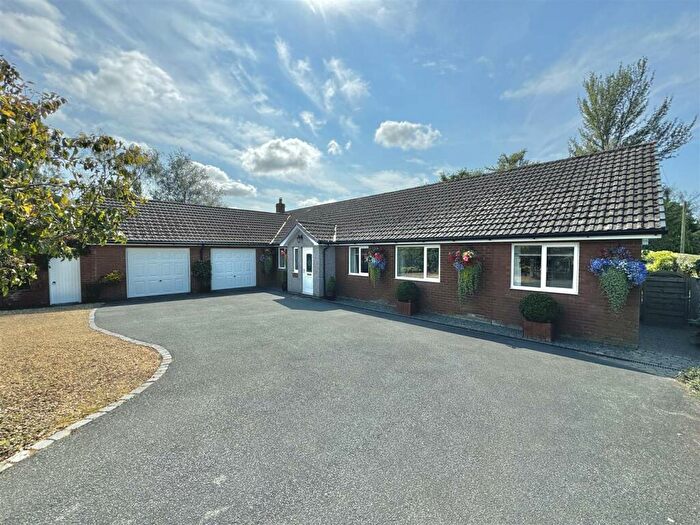 4 Bedroom Bungalow For Sale In Rosley, CA7