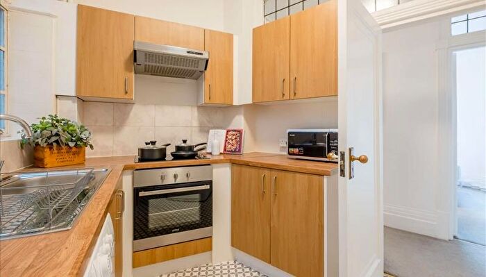 1 Bedroom Property To Rent In Park Road, London, NW8