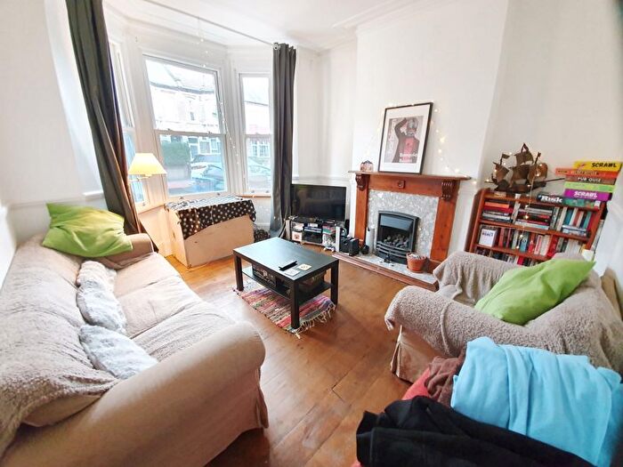 4 Bedroom Property To Rent In Elcot Avenue, Peckham, London, SE15