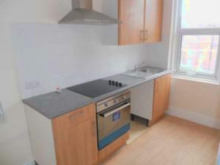 2 Bedroom Flat To Rent In Bennett Road, Bournemouth, Dorset, BH8