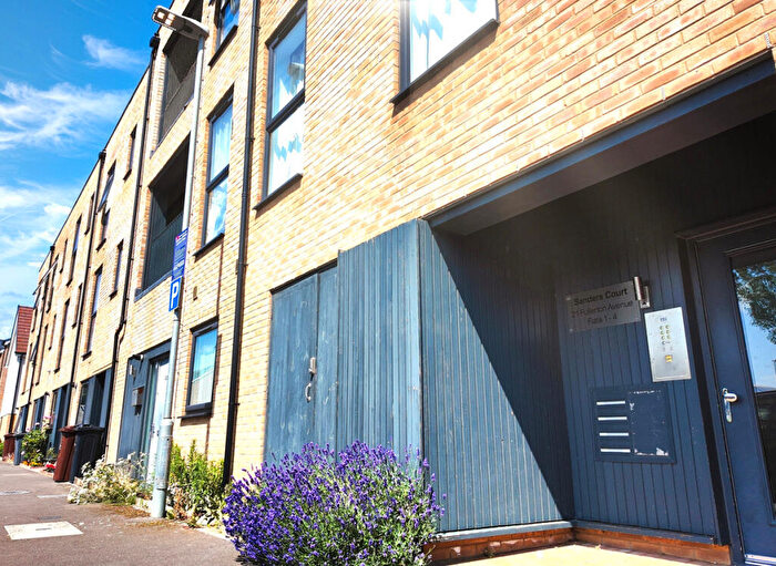 2 Bedroom Apartment For Sale In Fullerton Avenue, Dagenham, RM8