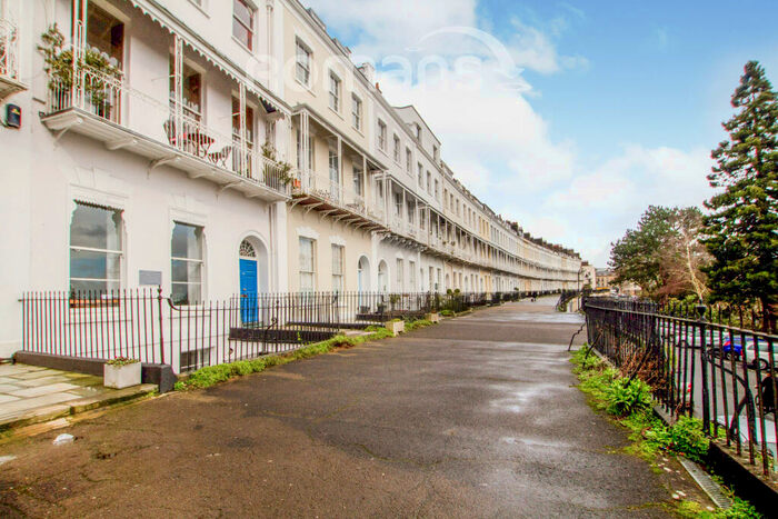 2 Bedroom Apartment To Rent In Royal York Crescent, BS8