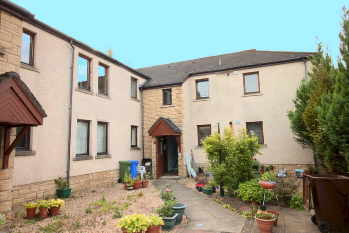 3 Bedroom Flat To Rent In Carsaig Court, Bridge Of Allan, Stirling, FK9