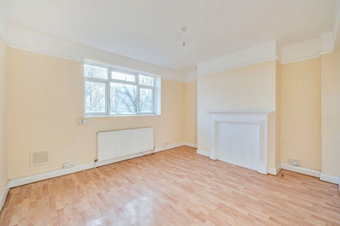 2 Bedroom Flat For Sale In Pauntley Street, Pauntley House Pauntley Street, N19