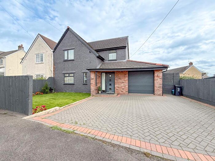 3 Bedroom Semi-Detached House For Sale In The Uplands, Rogerstone, NP10