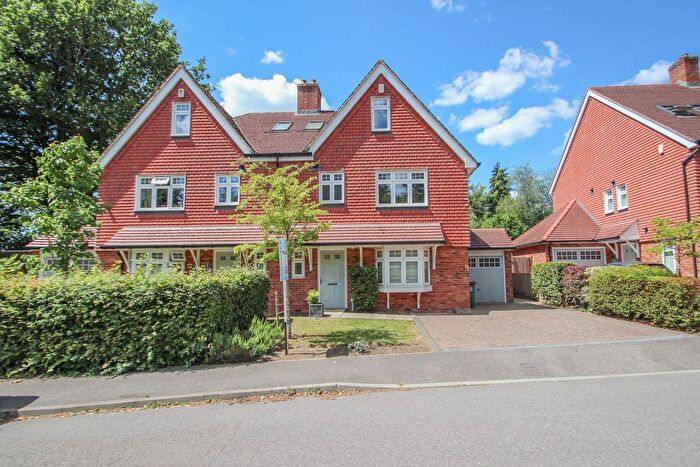 4 Bedroom Semi-Detached House For Sale In Love Lane, Mayfield, TN20