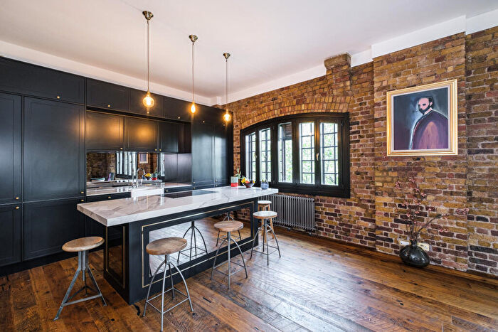 2 Bedroom Apartment To Rent In Telford Yard, Wapping, E1W