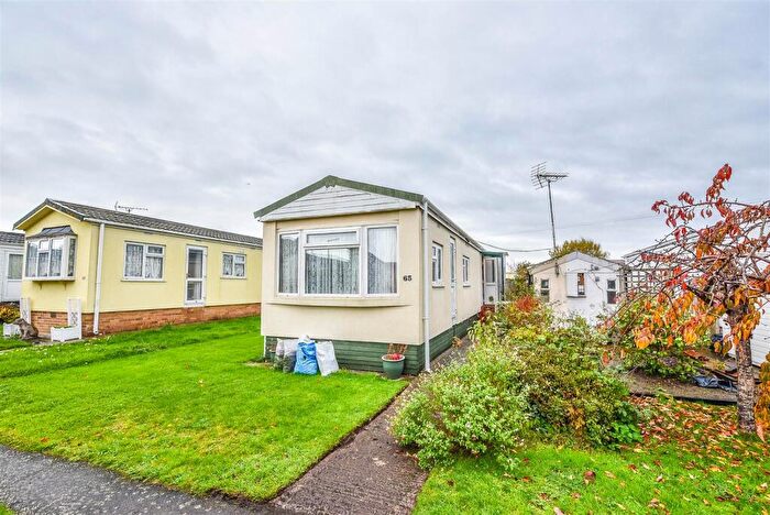 1 Bedroom Park Home For Sale In Berkeley Vale Park, Berkeley, GL13