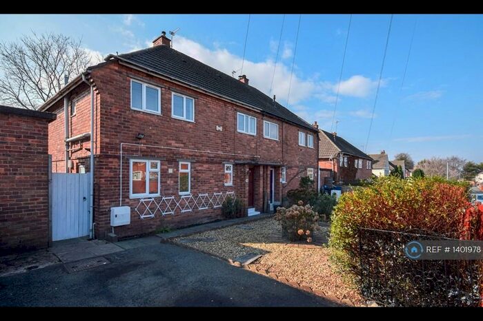 3 Bedroom Semi-Detached House To Rent In Linden Avenue, Connah's Quay, Deeside, CH5