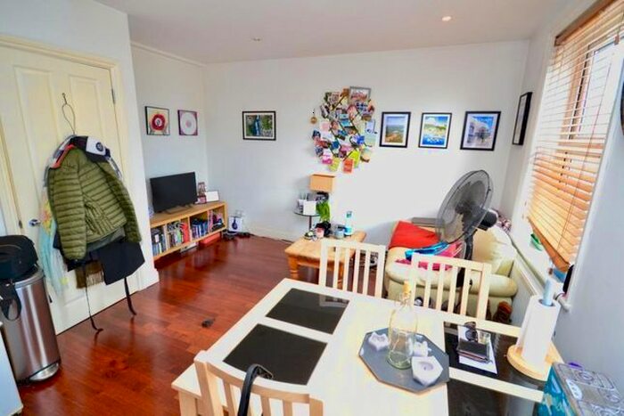 1 Bedroom Flat To Rent In Balham High Road, Balham, SW17