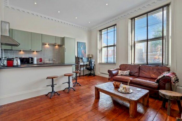 1 Bedroom Flat To Rent In Petersham Road, Richmond, TW10