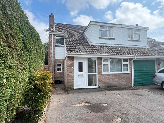 4 Bedroom Semi-Detached House For Sale In Nelson Close, Holbury, Southampton, Hampshire, SO45