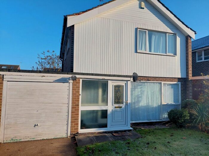 3 Bedroom Semi-Detached House To Rent In Appledore Avenue, Nottingham, NG8