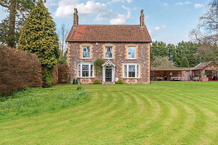 4 Bedroom Detached House For Sale In Featherbed Lane, Oldbury-On-Severn, BS35