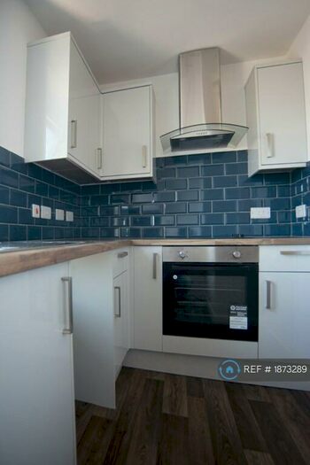 2 Bedroom Flat To Rent In Godwin Road, Cliftonville, Margate, CT9