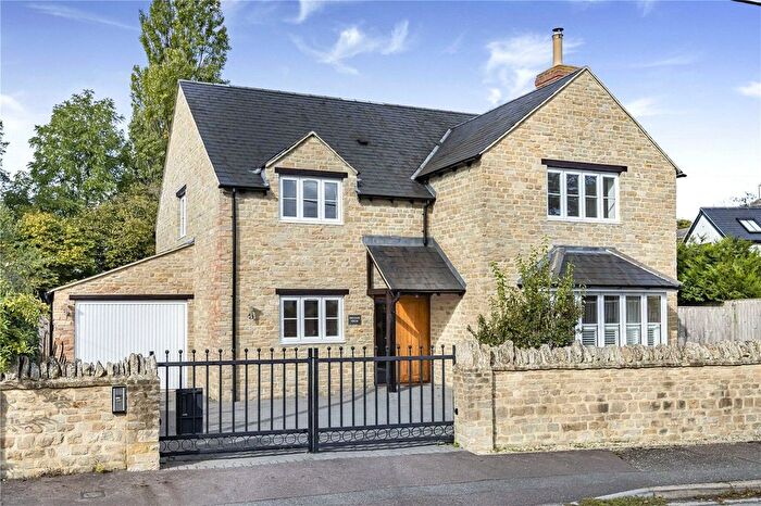 4 Bedroom Detached House To Rent In Park Close, Kirtlington, OX5