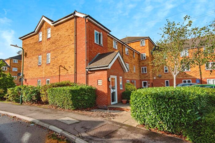 2 Bedroom Flat For Sale In Dunlop Close, Dartford, Kent, DA1
