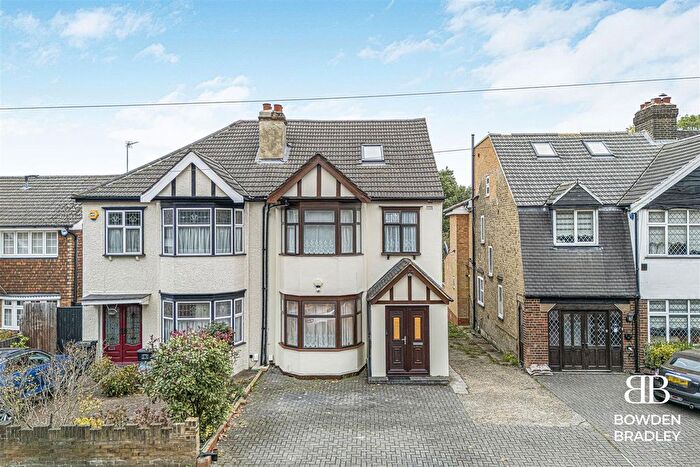4 Bedroom Semi-detached House For Sale In Tomswood Hill, Hainault, IG6
