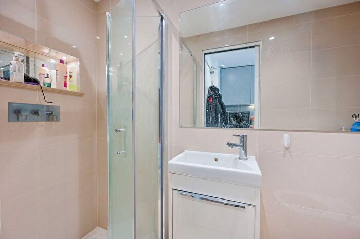 Studio To Rent In Oakley Avenue, Ealing, London, W5