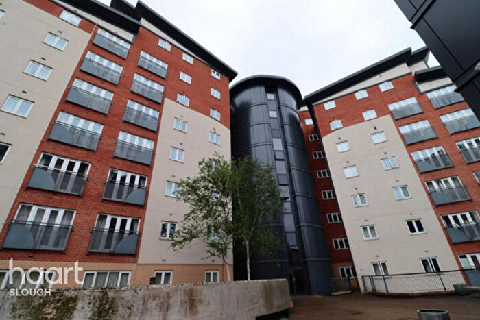 2 Bedroom Apartment To Rent In Aspects Court, Slough, SL1