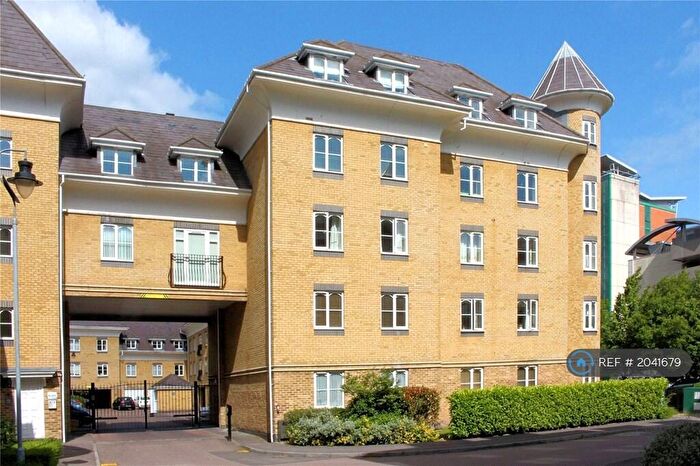 1 Bedroom Flat To Rent In Century Court, Woking, GU21