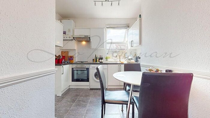2 Bedroom Flat To Rent In Kenwyn Road, Clapham, SW4