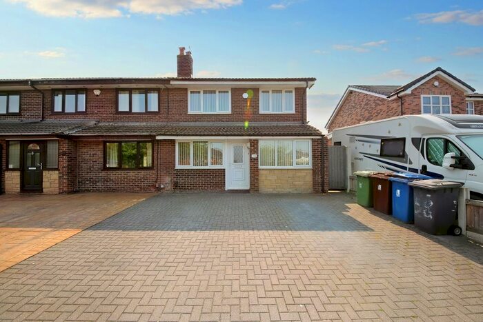 4 Bedroom Semi-Detached House To Rent In Salesbury Way, Wigan, Lancashire, WN3