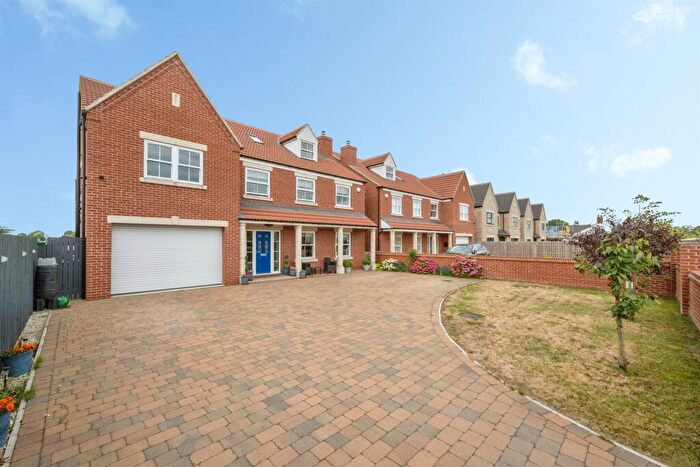 5 Bedroom Detached House For Sale In Sandtoft Road, Belton, Doncaster, DN9