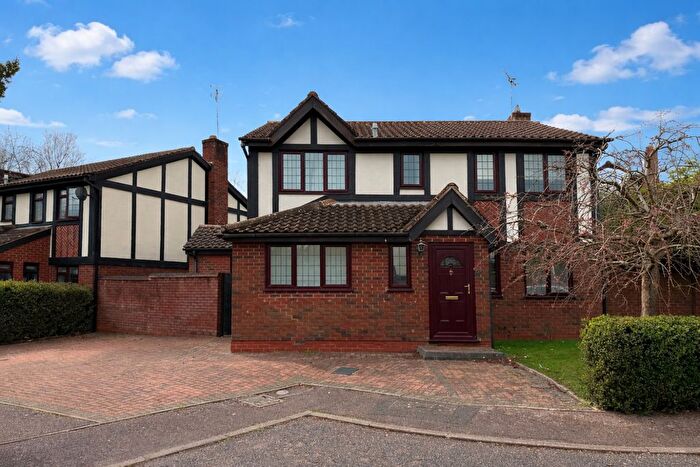 4 Bedroom Detached House To Rent In Kestrel Way, Buckingham, MK18