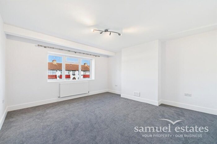 2 Bedroom Flat To Rent In Colliers Water Lane, Thornton Heath, CR7