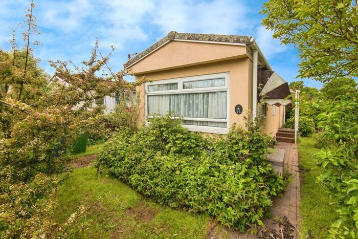 2 Bedroom Park Home For Sale In Cat & Fiddle Park, Clyst St. Mary, Exeter, EX5