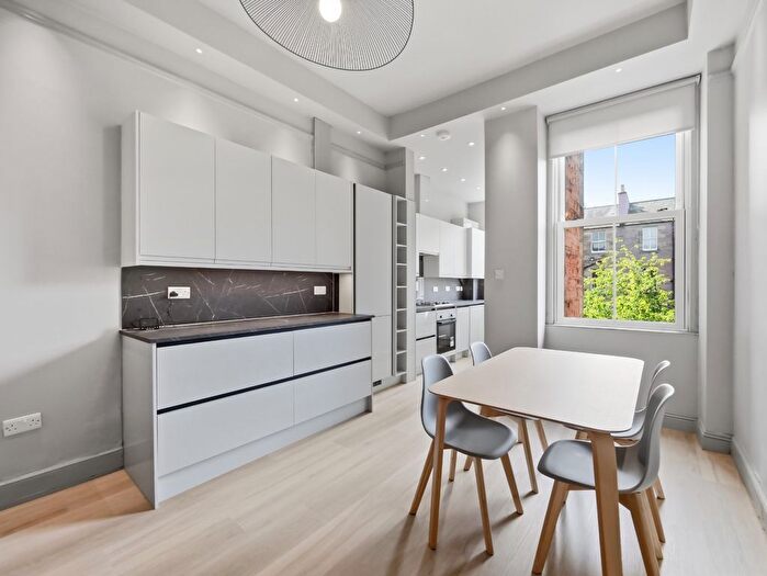 4 Bedroom Flat To Rent In Spottiswoode Road, Edinburgh, EH9