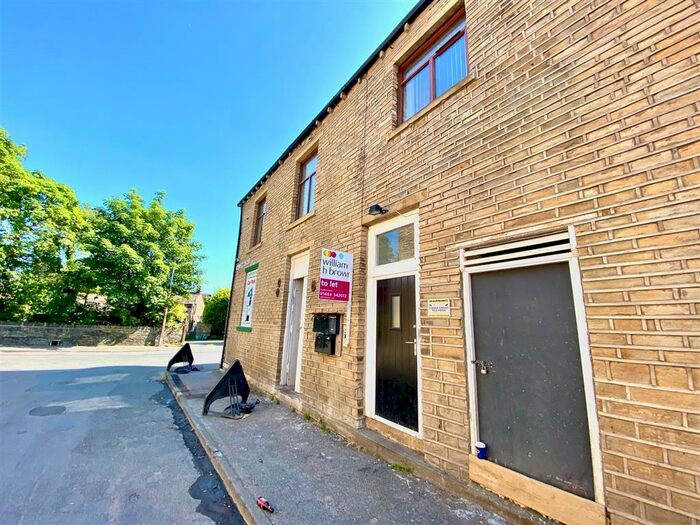 2 Bedroom Apartment To Rent In Bay Hall Common Road, Huddersfield, HD1