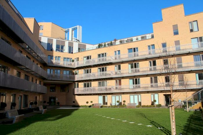 2 Bedroom Flat To Rent In Hills Road, Cambridge, CB2