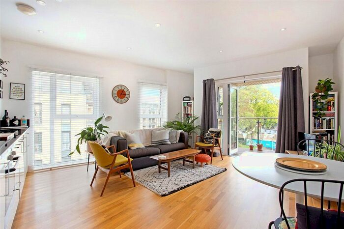 1 Bedroom Flat To Rent In Dragmore Street, London, SW4