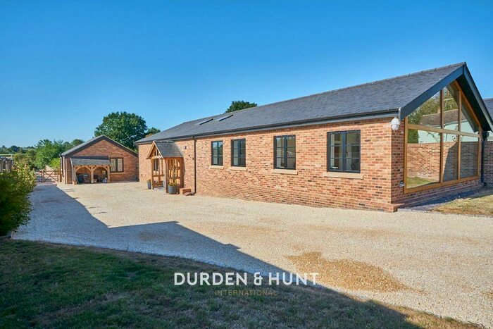 5 Bedroom Barn Conversion For Sale In Kents Lane, CM16