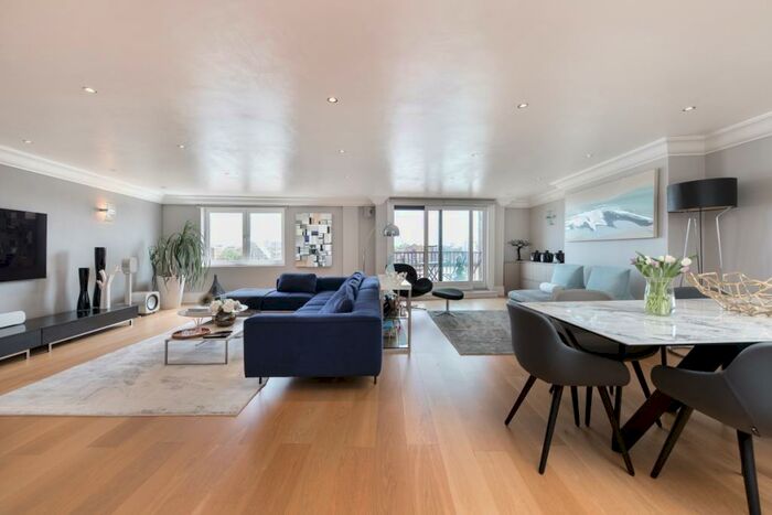 2 Bedroom Flat To Rent In Wapping High Street London, E1W