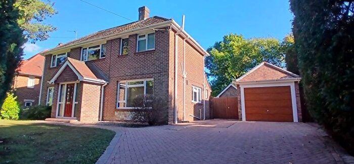 3 Bedroom Detached House For Sale In Western Road, West End, Southampton, SO30