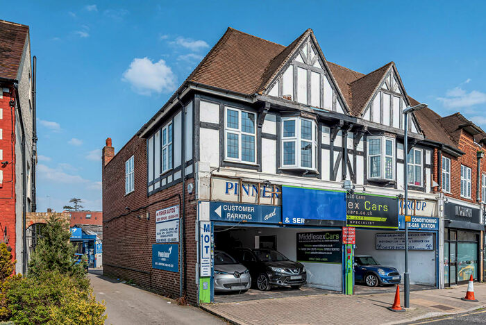 2 Bedroom Apartment To Rent In Pinner Green, Pinner, HA5